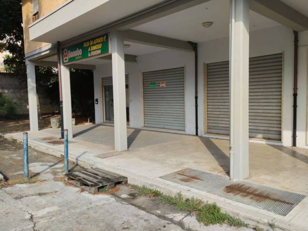 negozio in affitto a Civitanova Marche in zona Fontespina