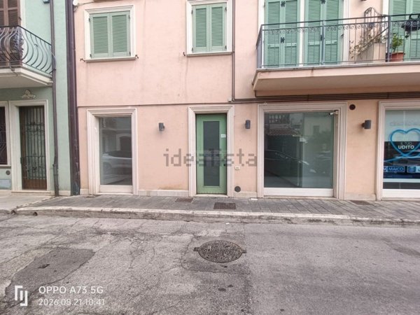 locale commerciale in affitto a Civitanova Marche in zona Porto Civitanova