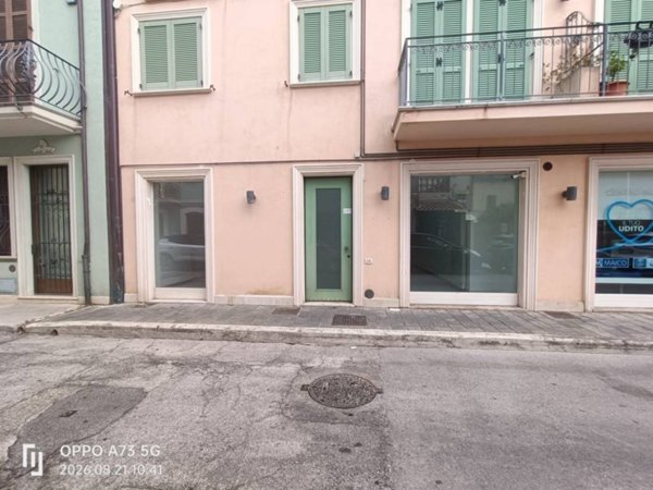 negozio in affitto a Civitanova Marche in zona Porto Civitanova