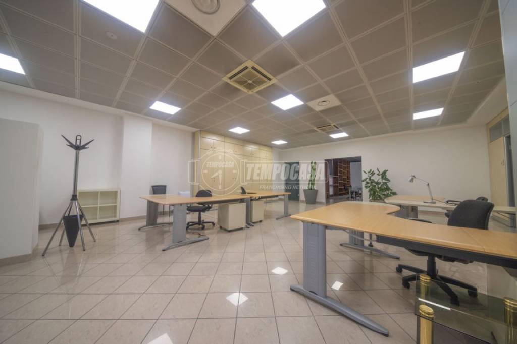 ufficio in affitto a Corridonia