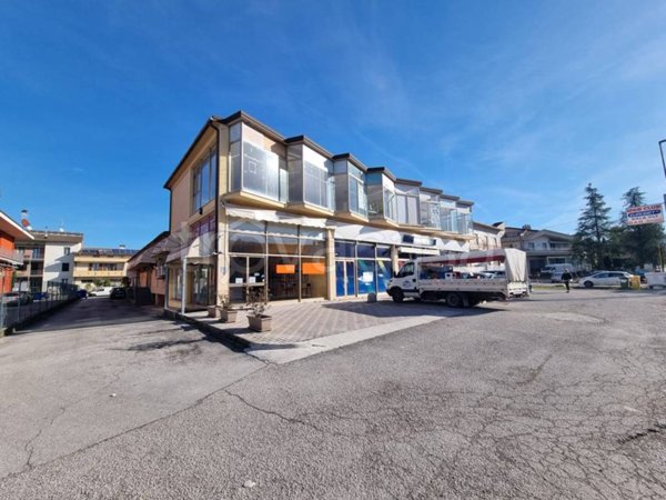 negozio in affitto a Corridonia