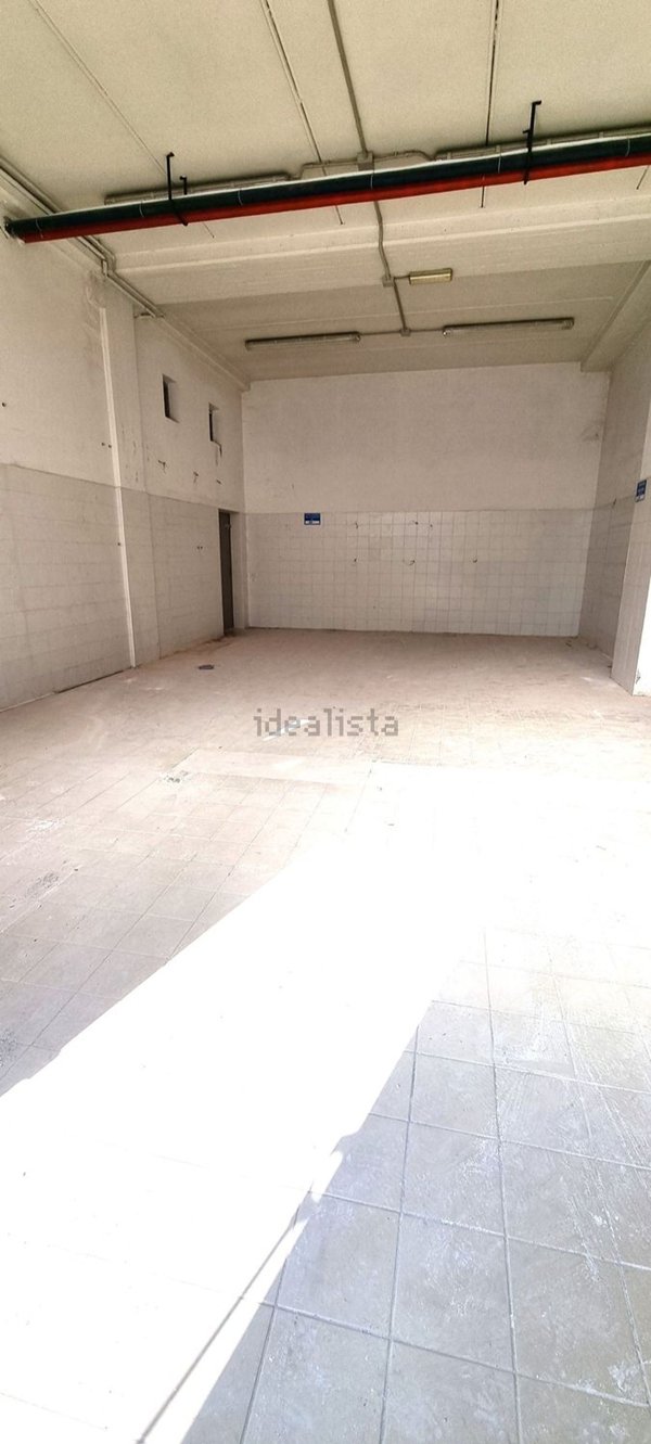 locale commerciale in affitto a Corridonia