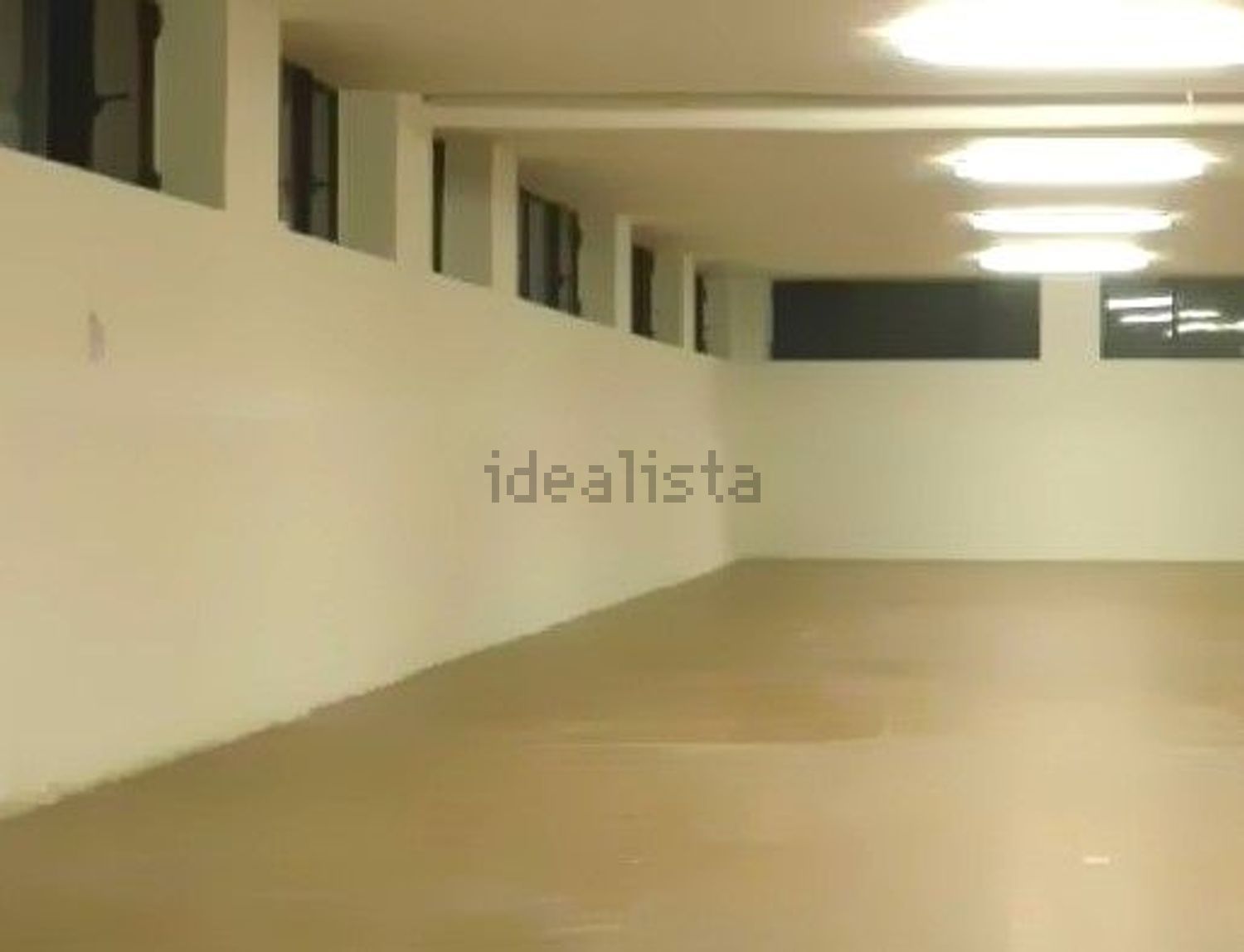 locale commerciale in affitto a Corridonia