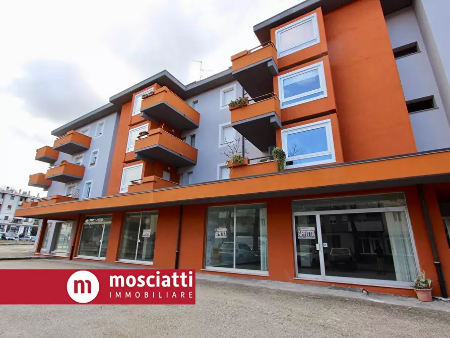 locale commerciale in affitto ad Esanatoglia
