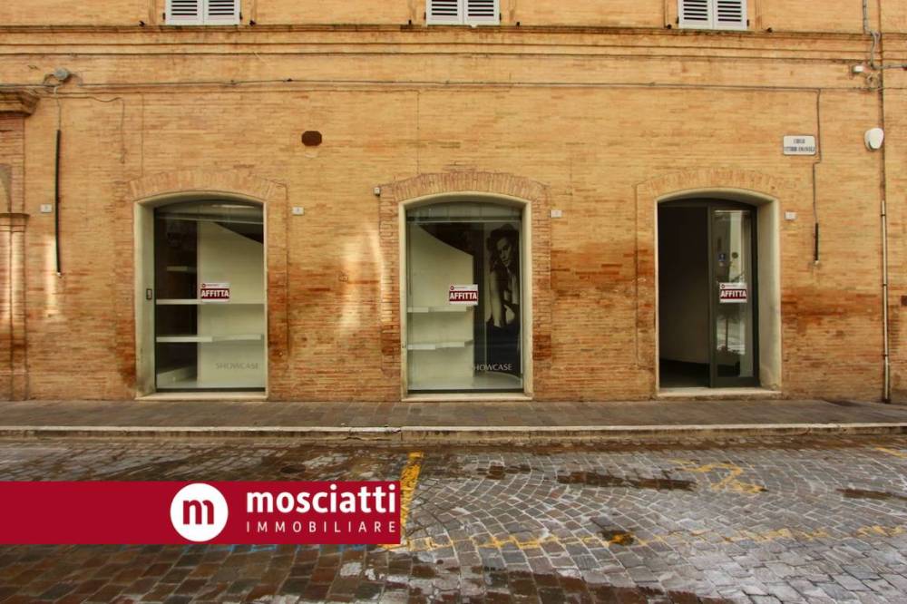 locale commerciale in affitto ad Esanatoglia