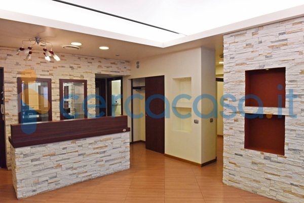 locale commerciale in affitto a Fiuminata in zona Castello