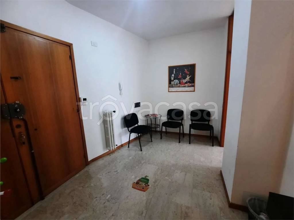 ufficio in affitto a Macerata