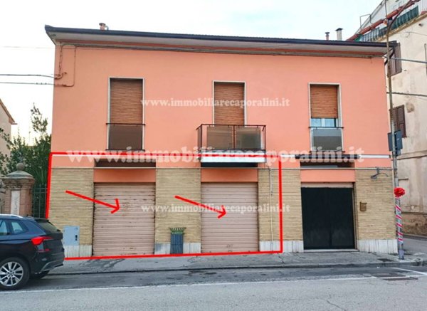negozio in affitto a Macerata in zona Villa Potenza