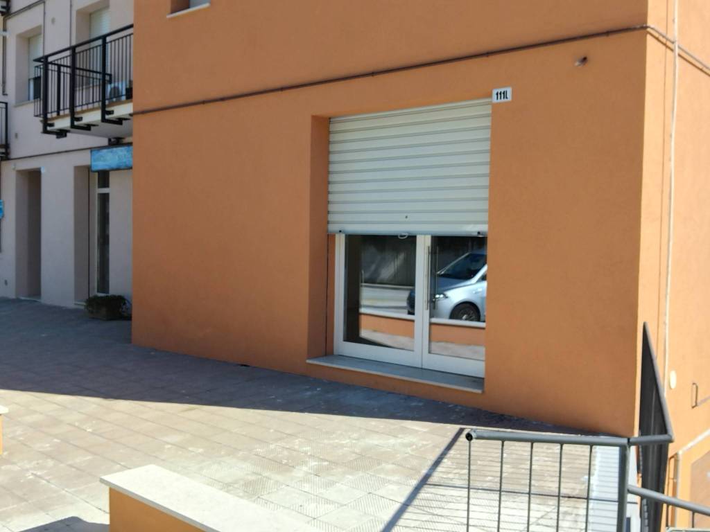 negozio in affitto a Macerata