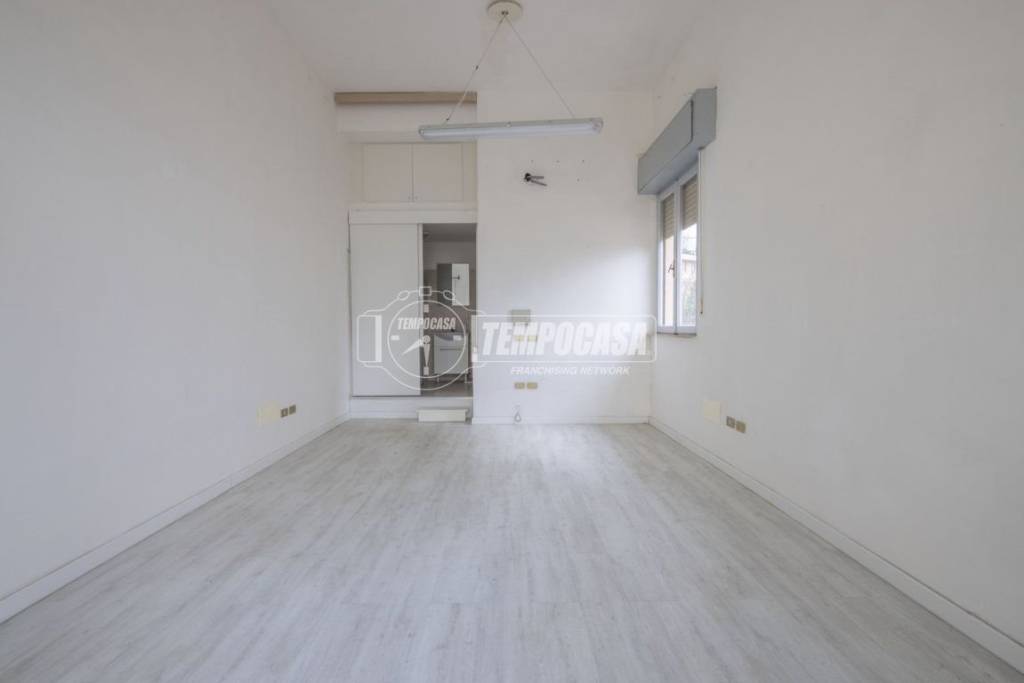 negozio in affitto a Macerata