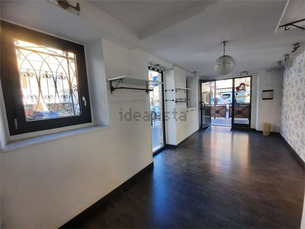 locale commerciale in affitto a Macerata