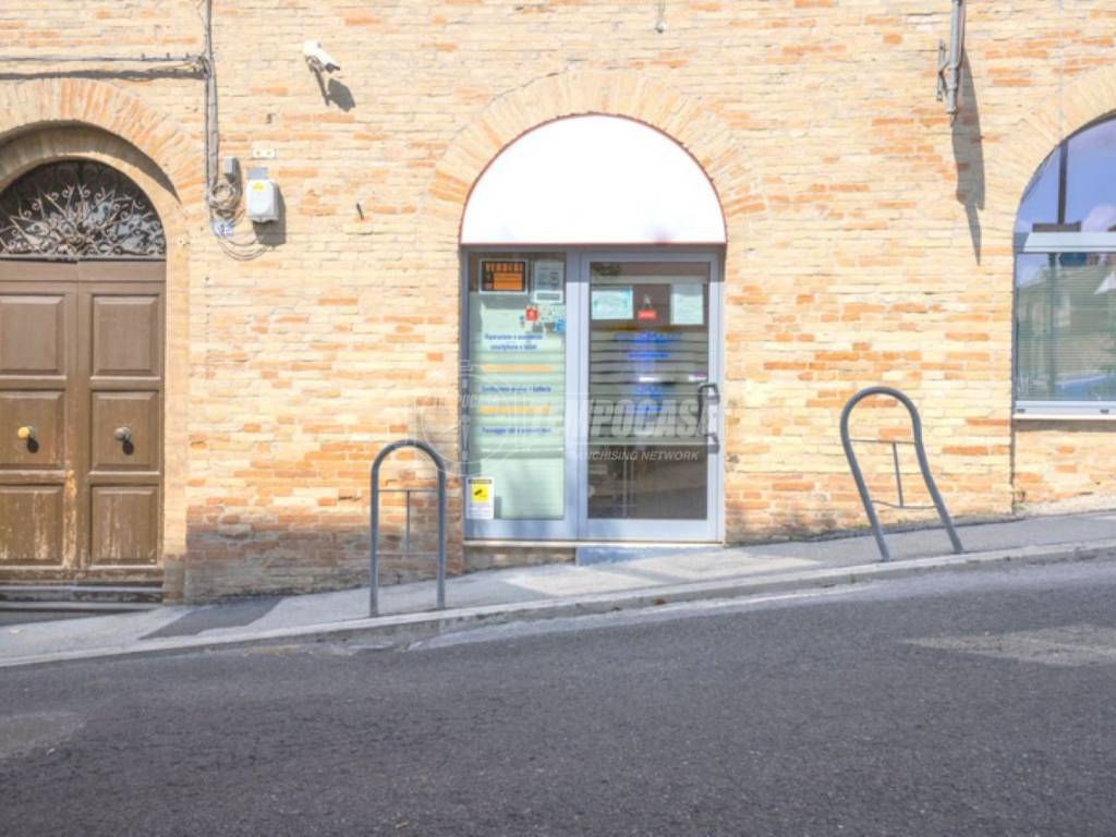 negozio in affitto a Macerata