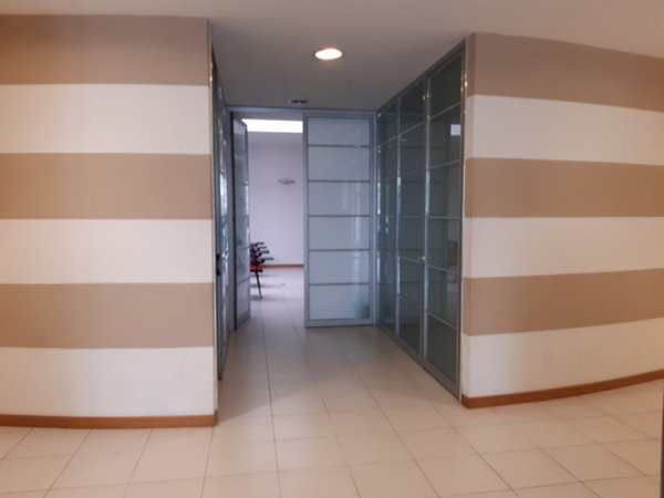 ufficio in affitto a Macerata in zona Piediripa