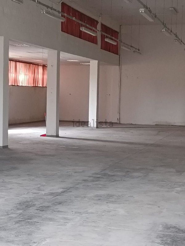 ufficio in affitto a Macerata in zona Piediripa