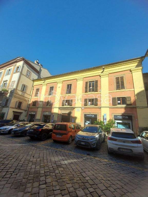 ufficio in affitto a Macerata