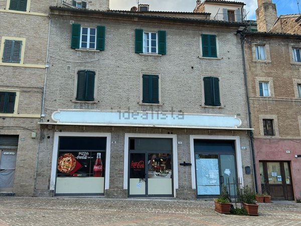 locale commerciale in affitto a Macerata