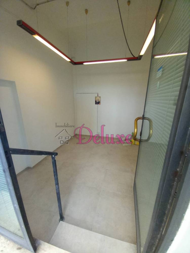 locale commerciale in affitto a Macerata