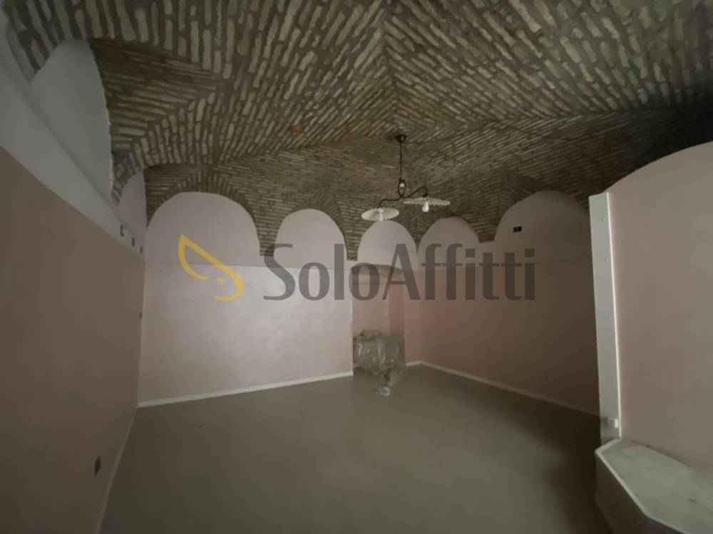 locale commerciale in affitto a Macerata