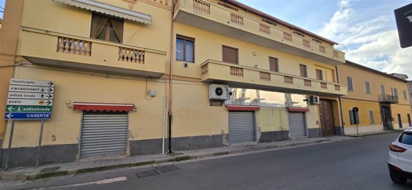 locale commerciale in affitto a Macerata