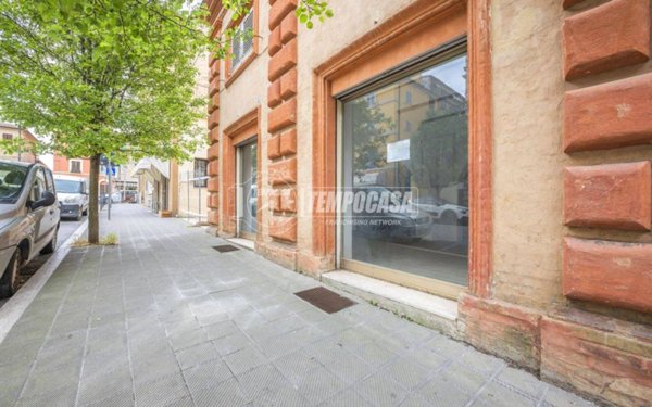 negozio in affitto a Macerata
