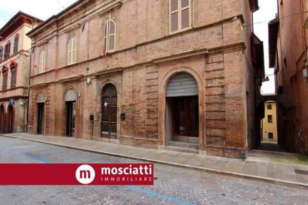 negozio in affitto a Matelica