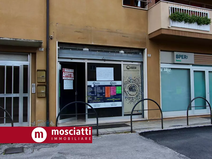 locale commerciale in affitto a Matelica