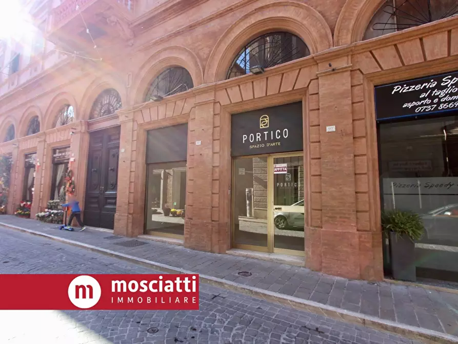 locale commerciale in affitto a Matelica