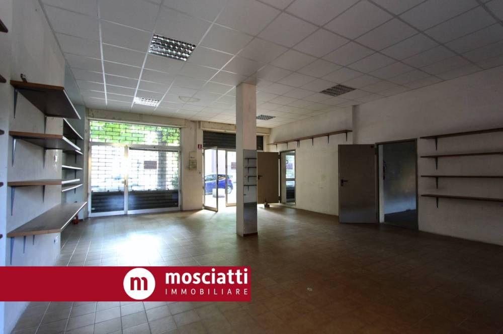 locale commerciale in affitto a Matelica