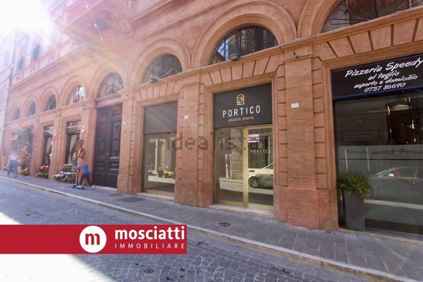 locale commerciale in affitto a Matelica