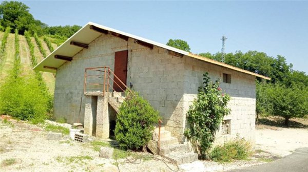 locale di sgombero in affitto a Matelica in zona Terricoli