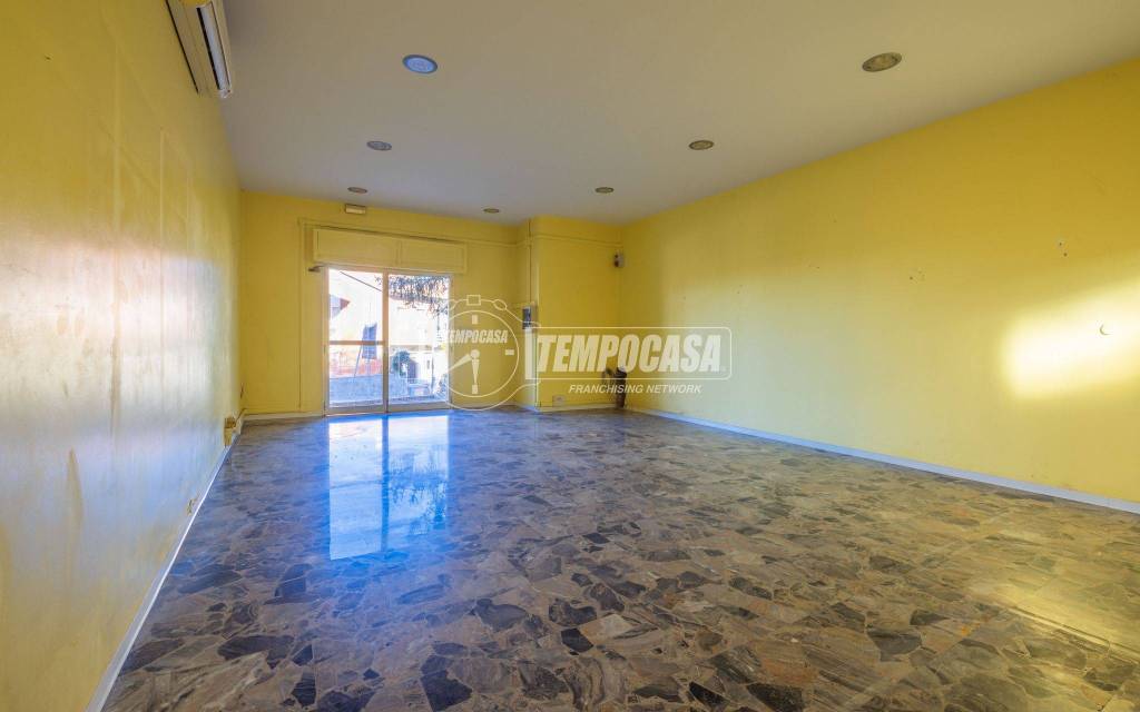 negozio in affitto a Montelupone