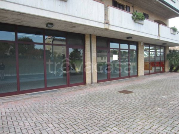 negozio in affitto a Monte San Giusto