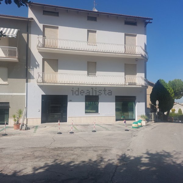 ufficio in affitto a Monte San Giusto