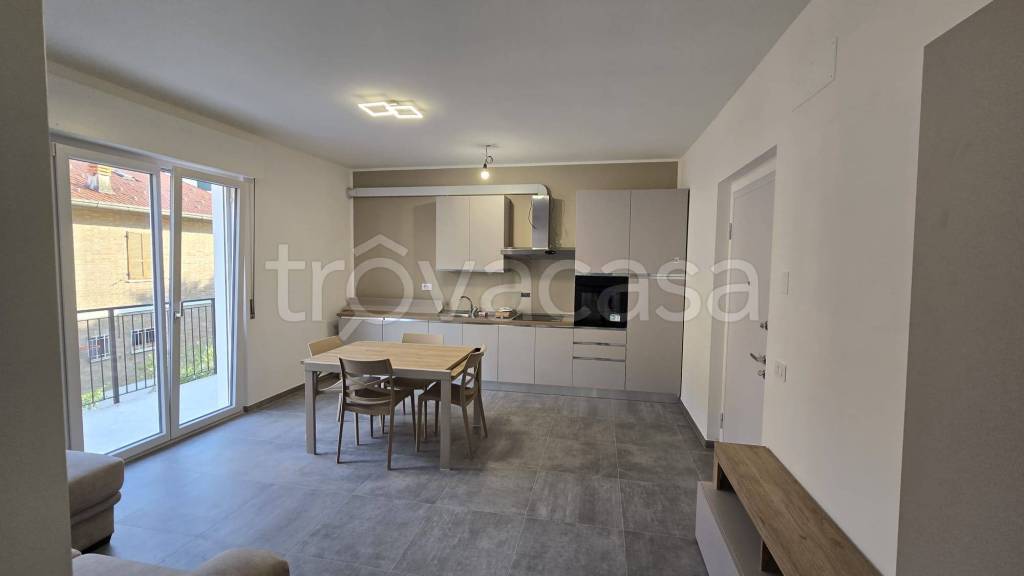appartamento in affitto a Morrovalle in zona Trodica