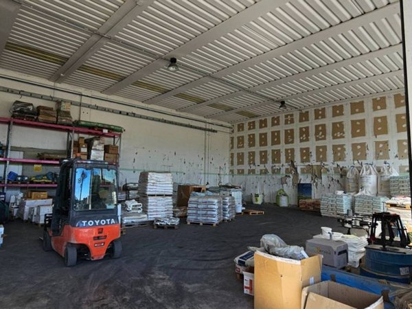 locale commerciale in affitto a Morrovalle in zona Trodica