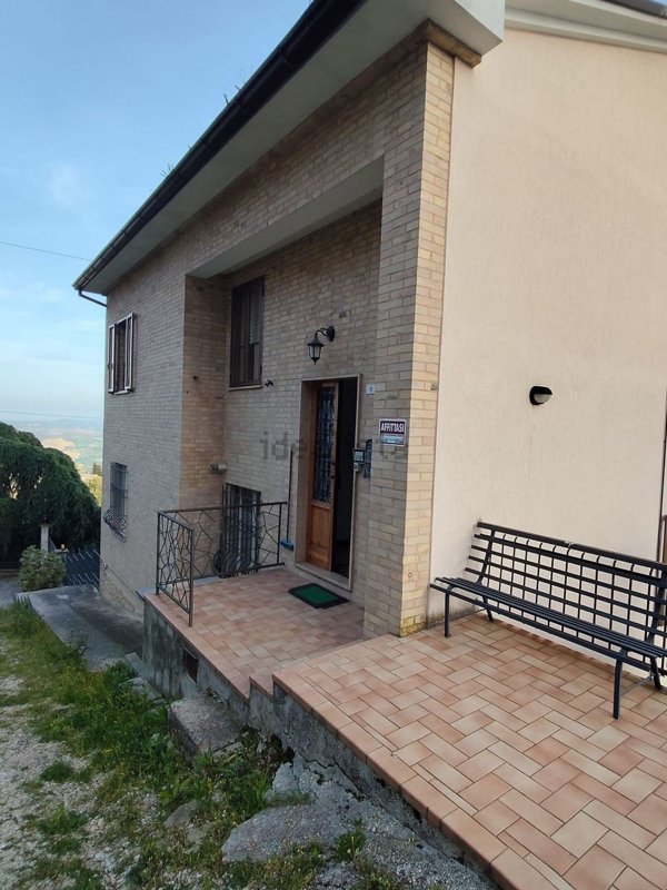 appartamento in affitto a Penna San Giovanni