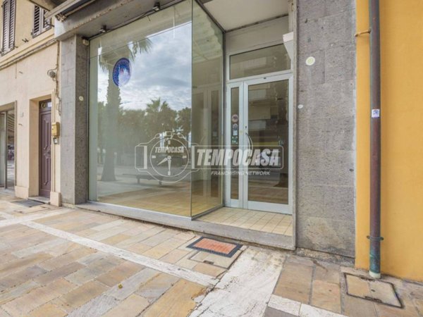 negozio in affitto a Potenza Picena in zona Porto Potenza Picena