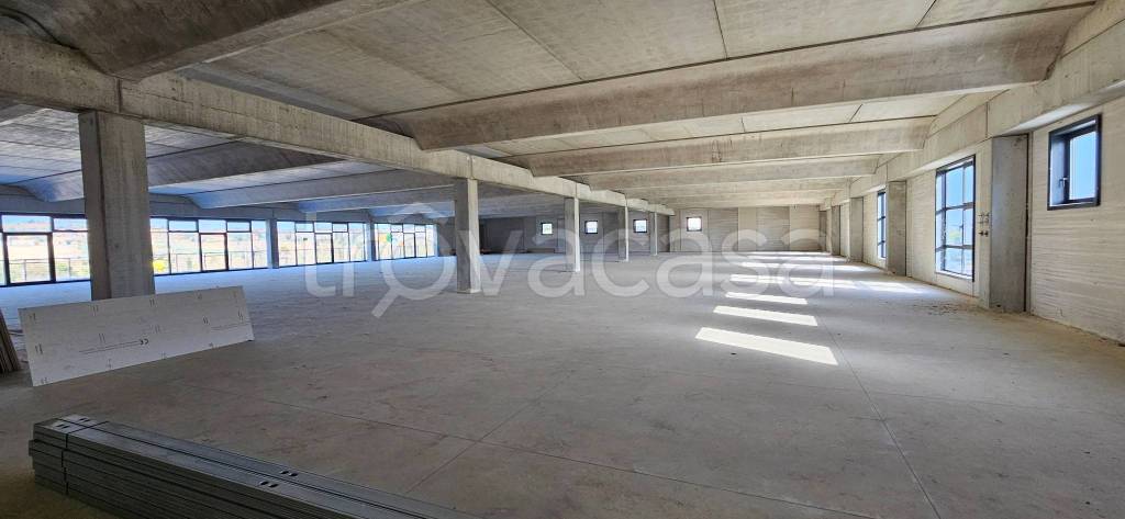 negozio in affitto a Recanati