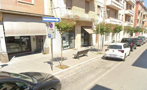 locale commerciale in affitto a San Severino Marche