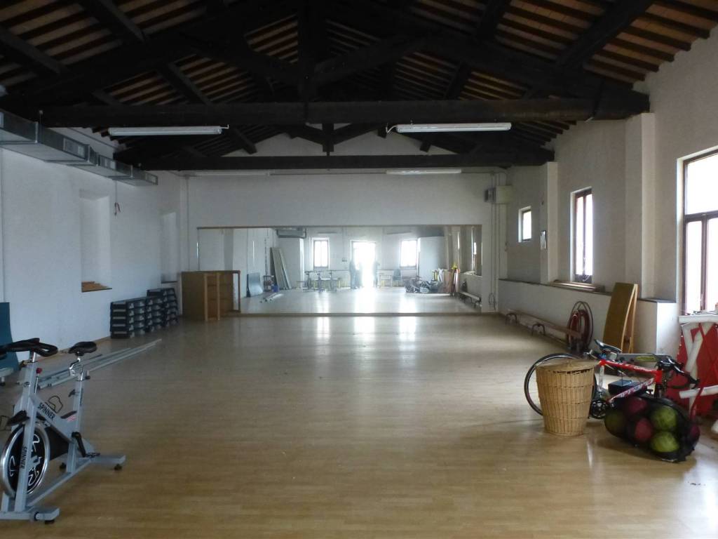 negozio in affitto a San Severino Marche