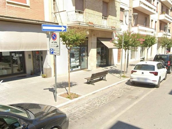 negozio in affitto a San Severino Marche