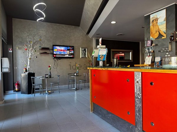 negozio in affitto a Tolentino