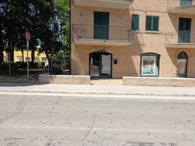 locale commerciale in affitto a Treia in zona Chiesanuova
