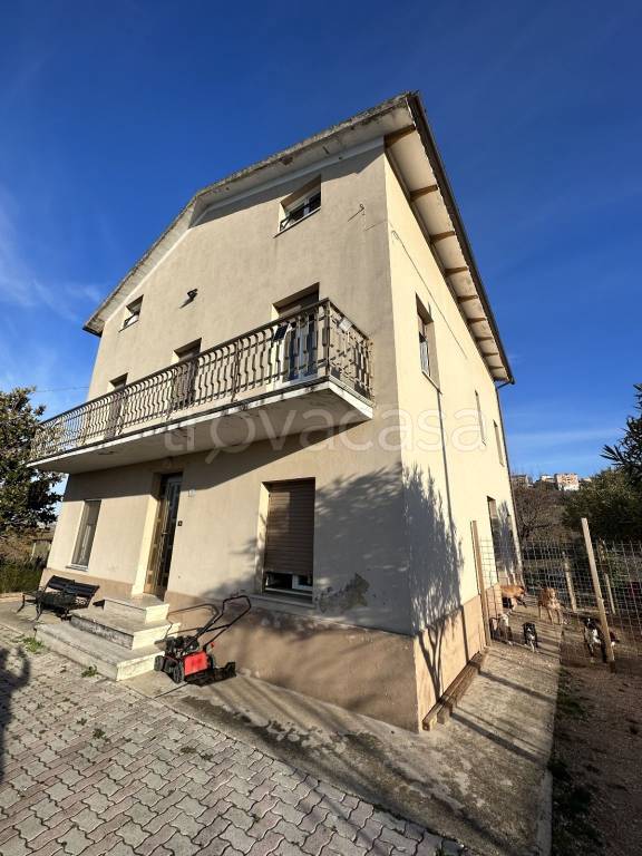 casa indipendente in affitto ad Urbisaglia in zona Entogge