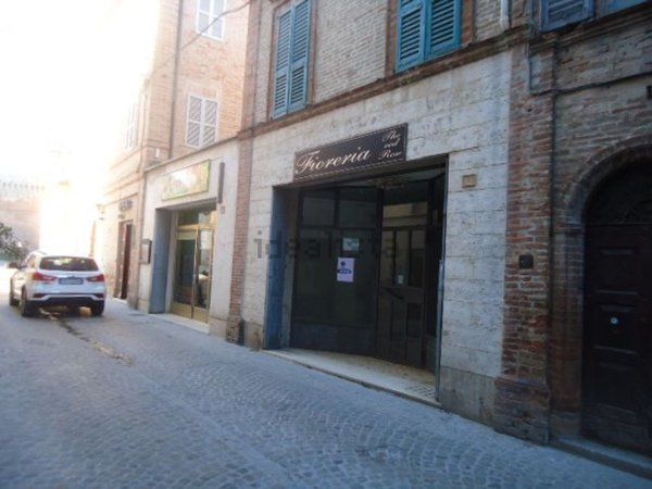 negozio in affitto ad Urbisaglia