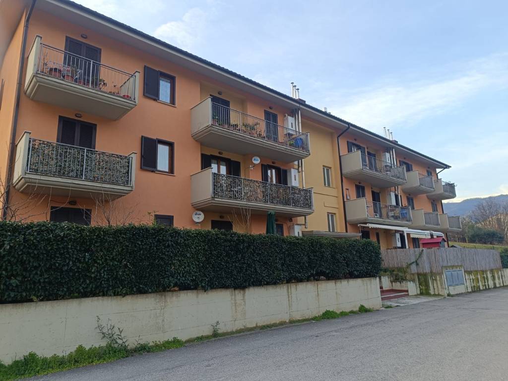 appartamento in affitto ad Acquasanta Terme in zona Paggese