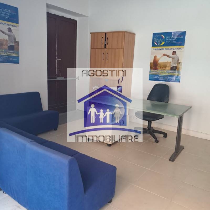 negozio in affitto ad Ascoli Piceno in zona Centro Storico