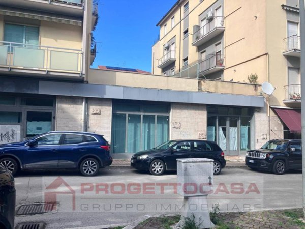 locale commerciale in affitto ad Ascoli Piceno in zona Centro Storico