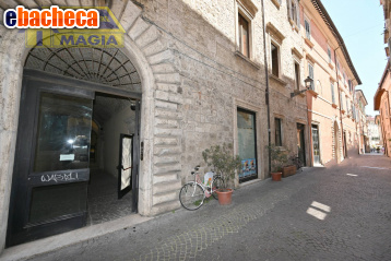 locale commerciale in affitto ad Ascoli Piceno in zona Centro Storico