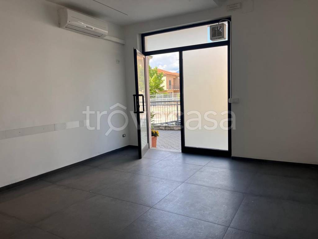negozio in affitto ad Ascoli Piceno in zona Villa Sant'Antonio